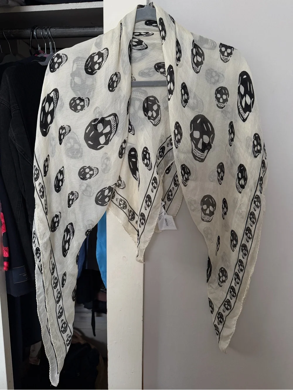 Alexander McQueen Classic Skull Silk Scarf